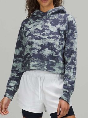 Lululemon Loungeful Cropped Hoodie Heritage Camo Wash WP Blue Multi